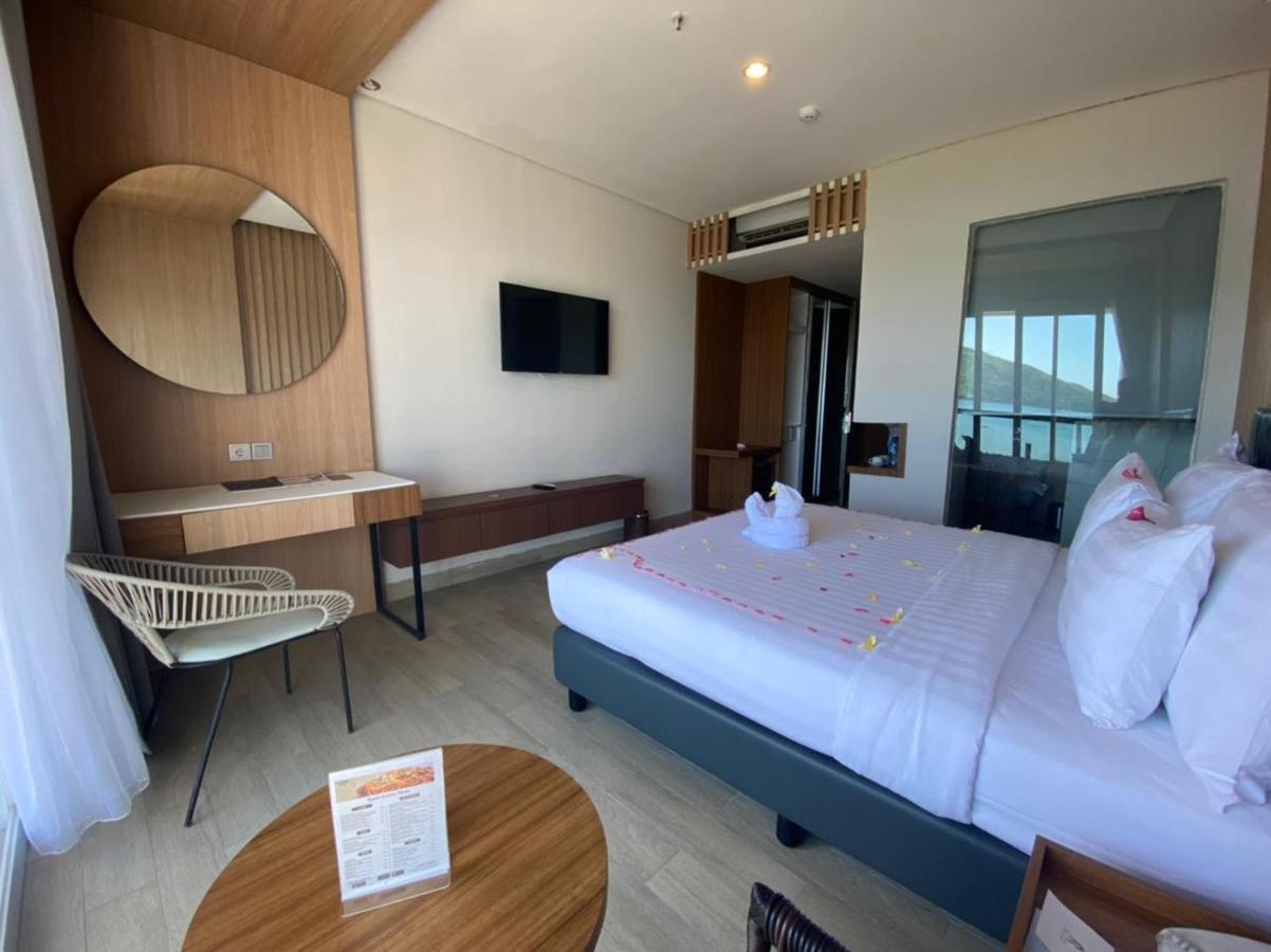 Raja Hotel Kuta Mandalika Resort & Convention Экстерьер фото
