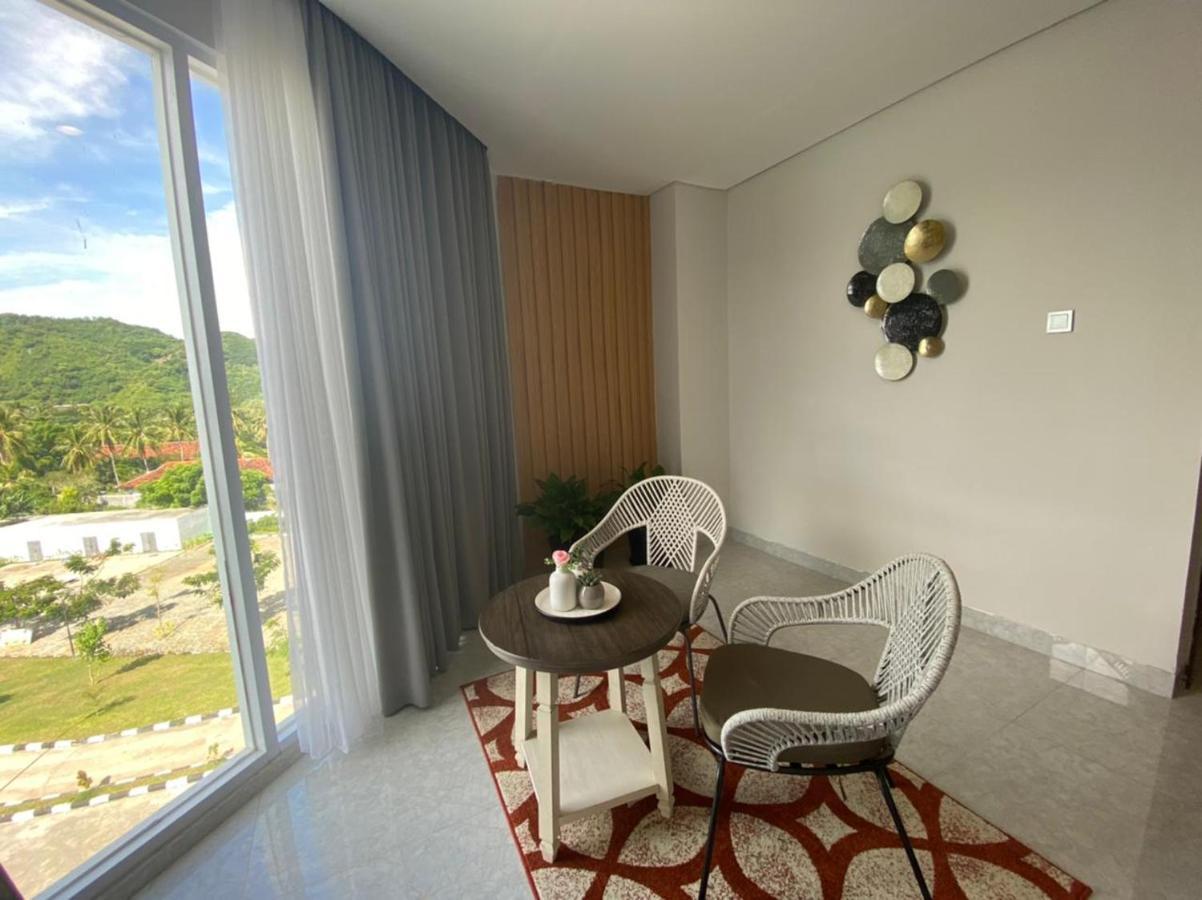 Raja Hotel Kuta Mandalika Resort & Convention Экстерьер фото