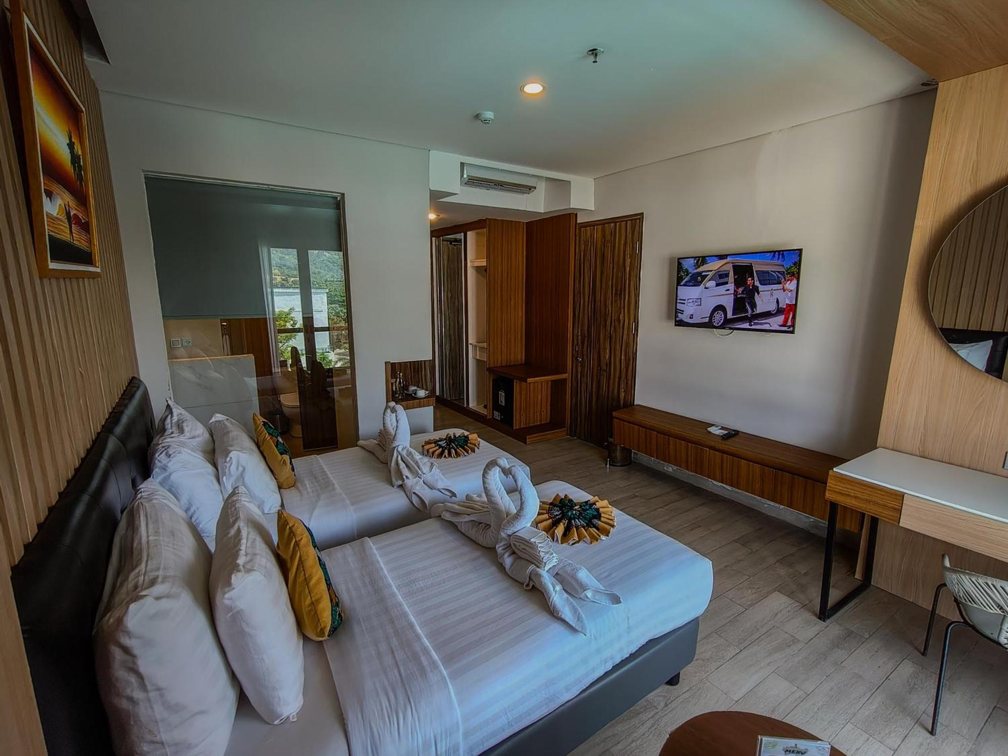 Raja Hotel Kuta Mandalika Resort & Convention Экстерьер фото