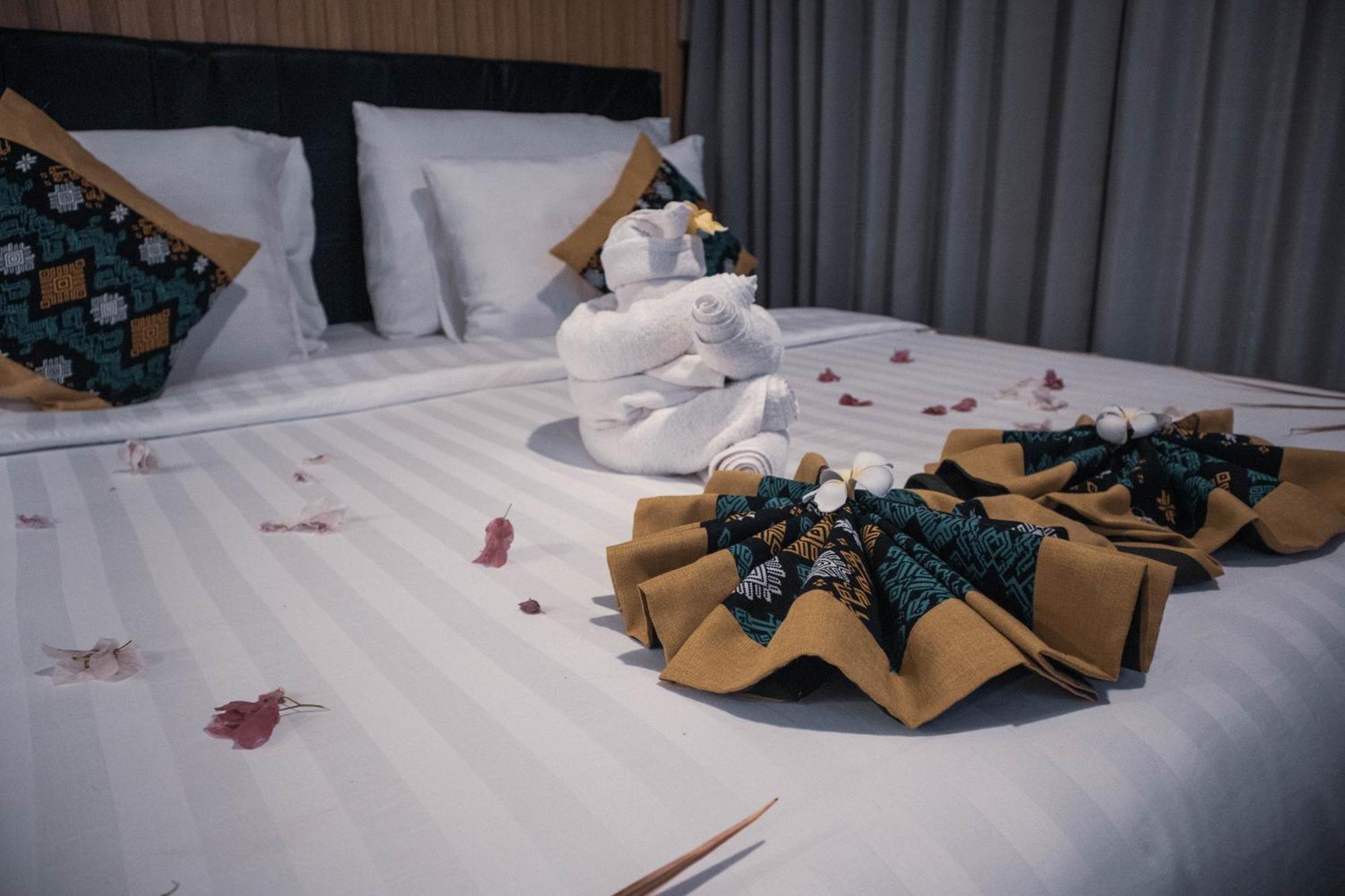 Raja Hotel Kuta Mandalika Resort & Convention Экстерьер фото