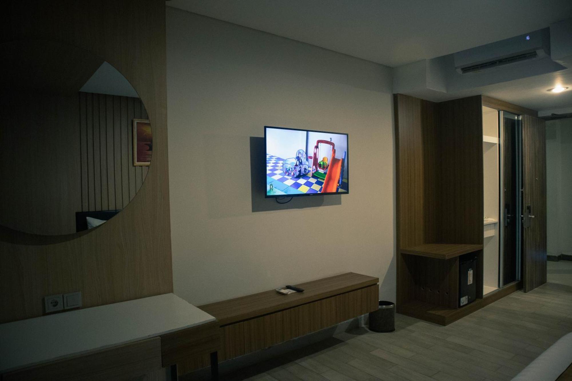 Raja Hotel Kuta Mandalika Resort & Convention Экстерьер фото