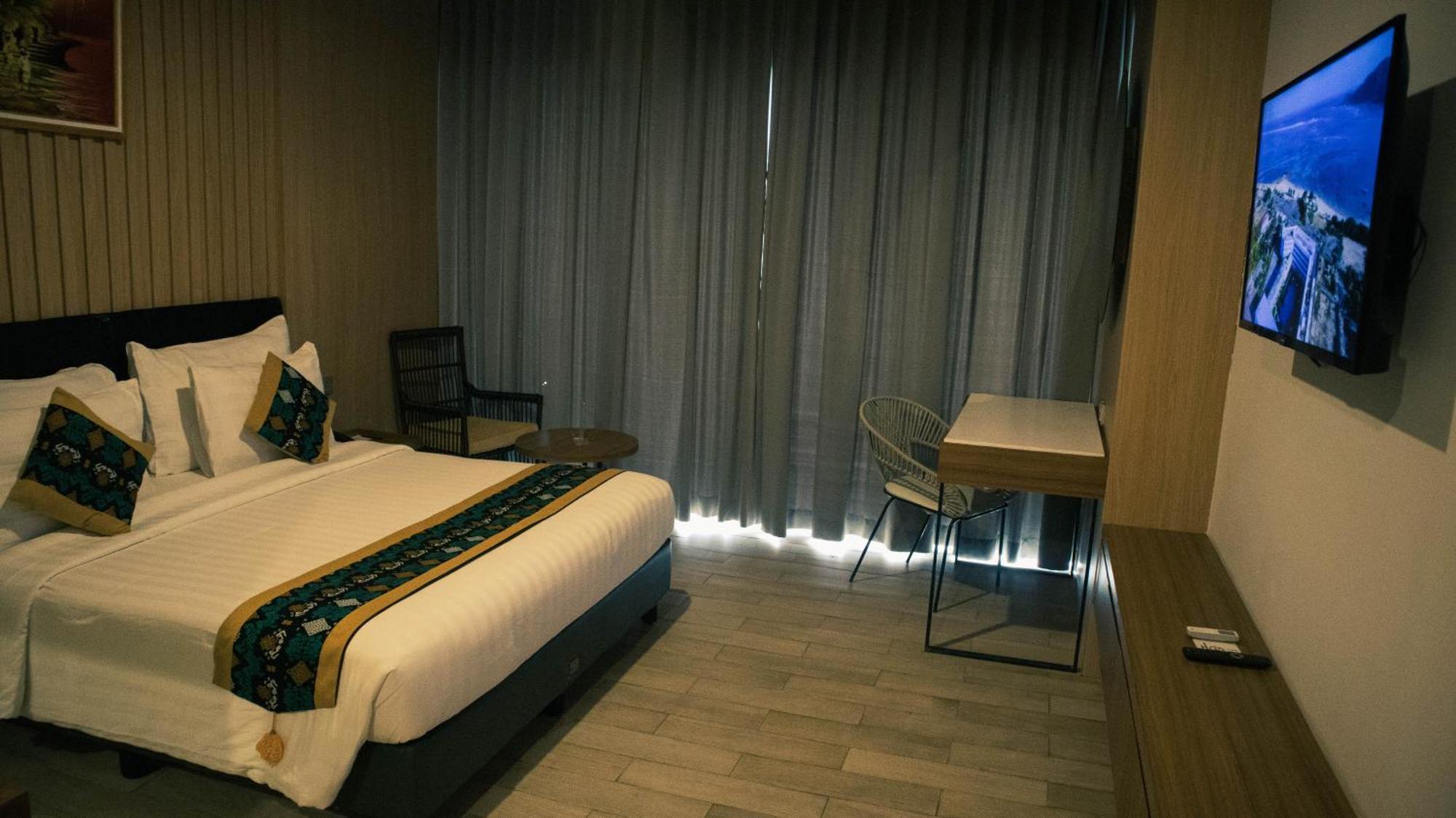 Raja Hotel Kuta Mandalika Resort & Convention Экстерьер фото