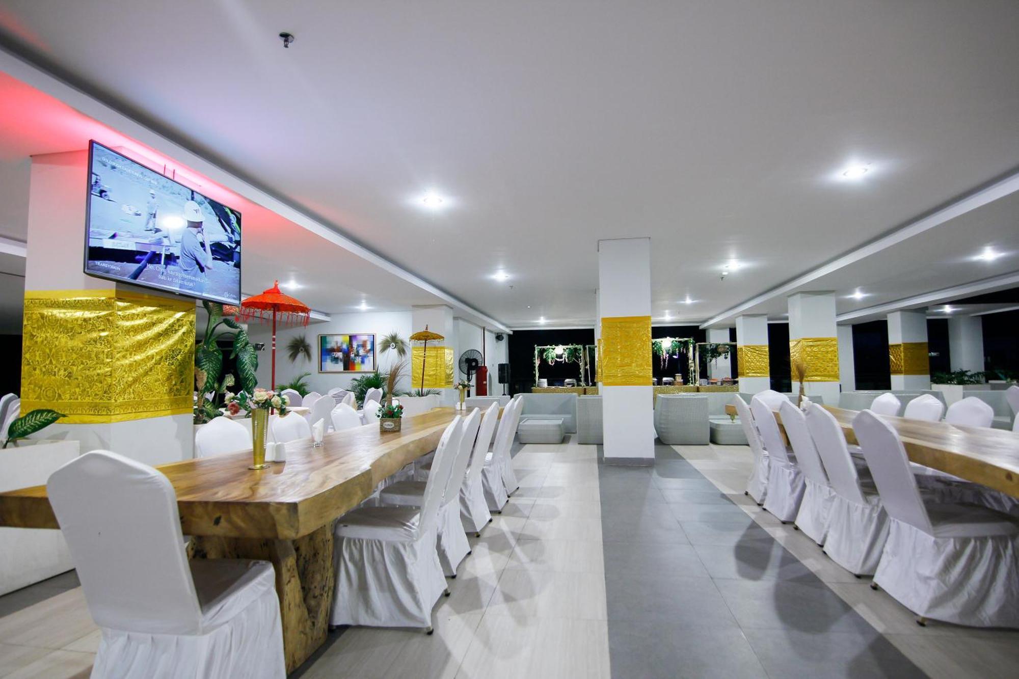 Raja Hotel Kuta Mandalika Resort & Convention Экстерьер фото