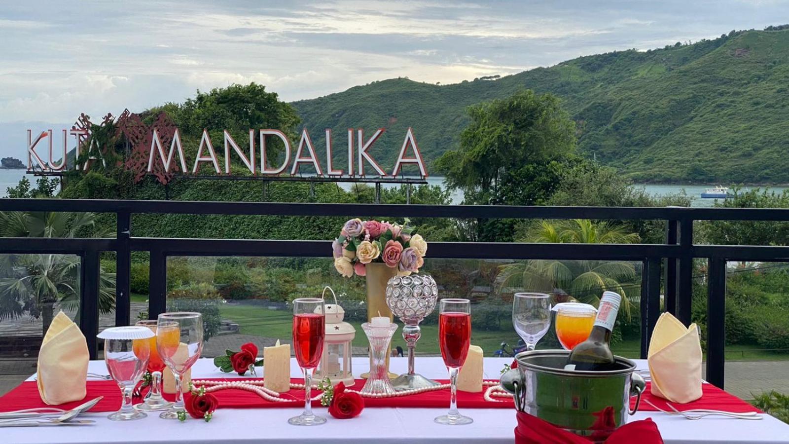 Raja Hotel Kuta Mandalika Resort & Convention Экстерьер фото